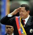Hugo Chavez vistiendo el gran cordón, su medalla y estrella de 1° clase